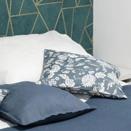 Szept Miedzy Wodami D&d Apartment *